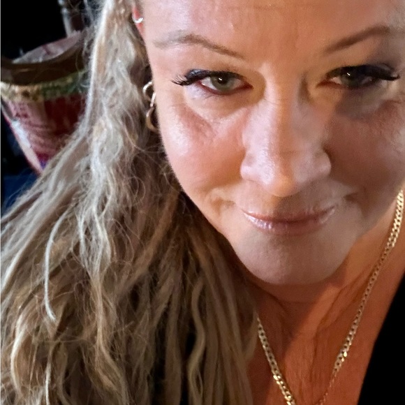 Meet your Posher, Amie - Picture 2 of 11